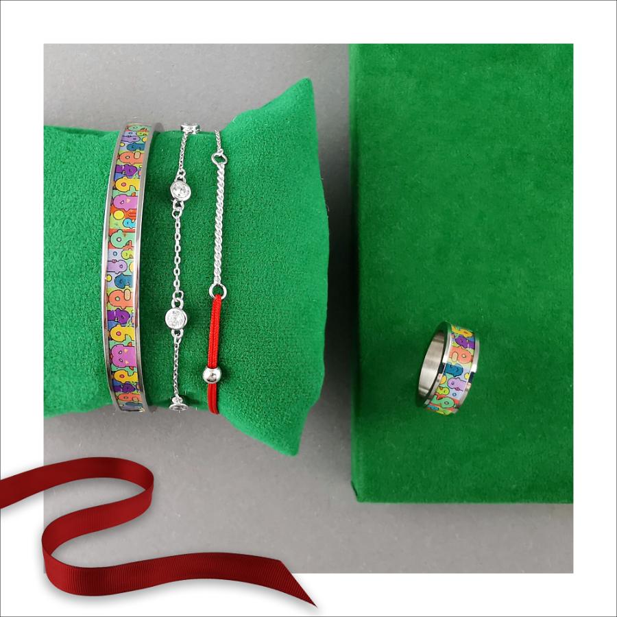  Bransoletka i pierścionek z kolekcji Mudi oraz bransoletki ze srebra.(Fot. materiały partnera)