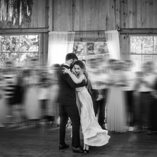 Najpiękniejsze piosenki na wesele – nasze propozycje (Fot. Victor Dyomin/Getty Images)