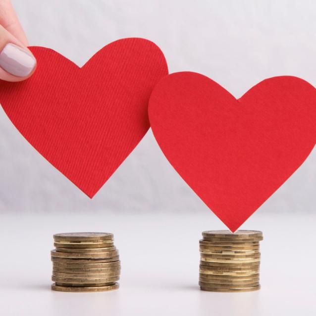 Pieniądze i seks są ważne przy łączeniu się ludzi w pary i w późniejszym funkcjonowaniu związku. Podpowiadamy jak zdrowo rozmawiać na te tematy. (Fot. iStock)