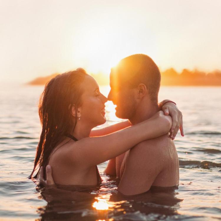 Prawie jedna trzecia par podejmujących seks bez zobowiązań zakochuje się w sobie. (fot. iStock)