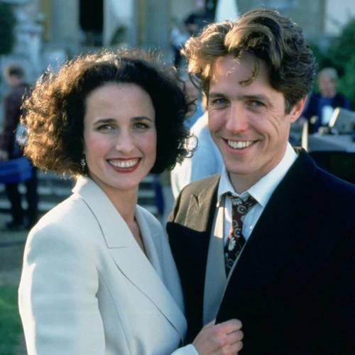 Andie MacDowell i Hugh Grant w filmie „Cztery wesela i pogrzeb”, kultowej komedii romantycznej z 1994 roku (Fot. Wiese/FaceToFace/Reporter/East News)