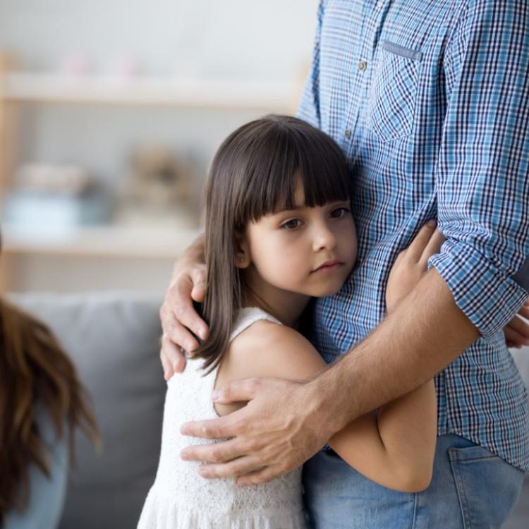 Syndrom braku ojca prześladuje bardzo wiele osób. Czy możliwy jest powrót po latach? Jak odbudować zaufanie? (fot. iStock)