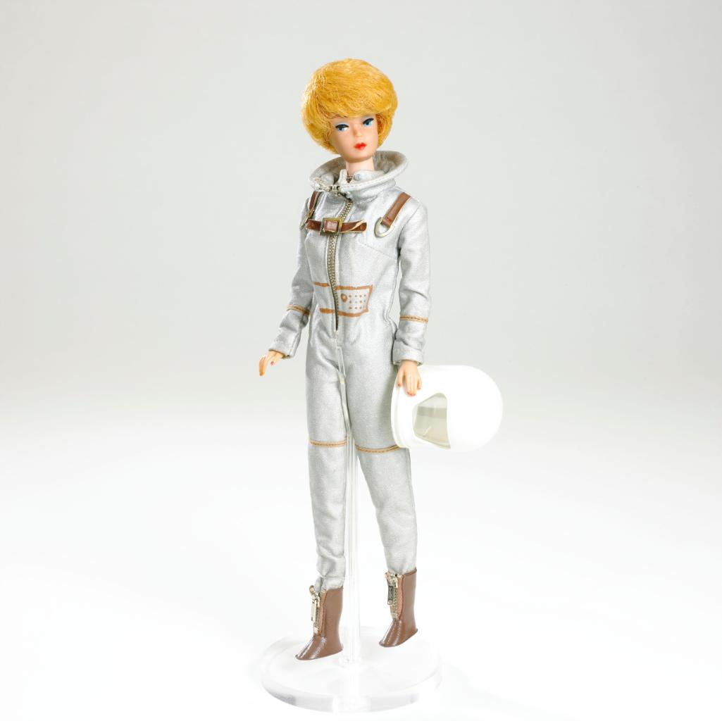 Pierwsza lalka Barbie w stroju astronautki (Fot. materiały prasowe)