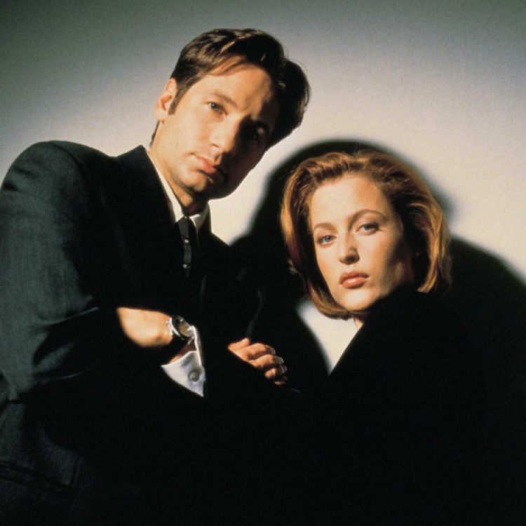 David Duchovny i Gillian Anderson jako Fox Mulder i Dana Scully w kultowym serialu „Z Archiwum X” (Fot. 20th Century Fox Television/BEW Photo)
