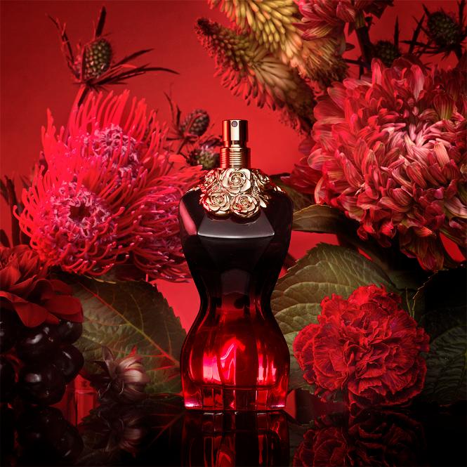  Jean Paul Gaultier La Belle Le Parfum, woda perfumowana 289 zł/30 ml. Zapach dostępny w sprzedaży od lutego 2021 w sieci Douglas i na douglas.pl, a od marca będzie dostępny w sieci Sephora i na sephora.pl