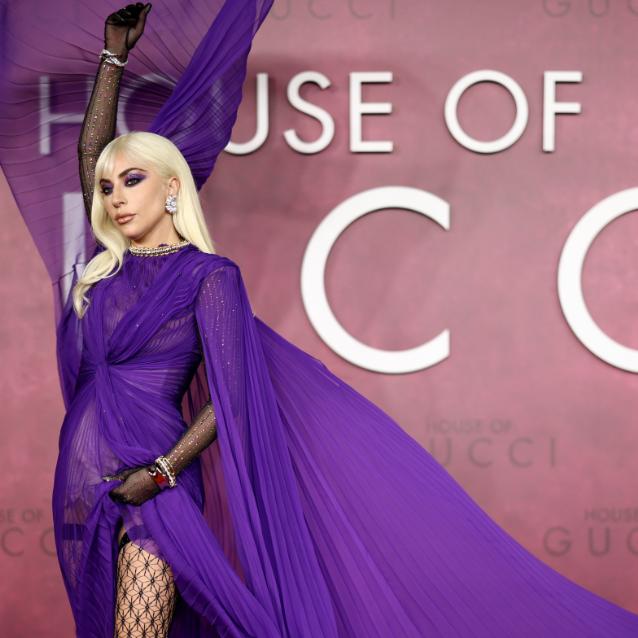 Lady Gaga na brytyjskiej premierze filmu „House of Gucci” (Fot. Henry Nicholls/Reuters/Forum)