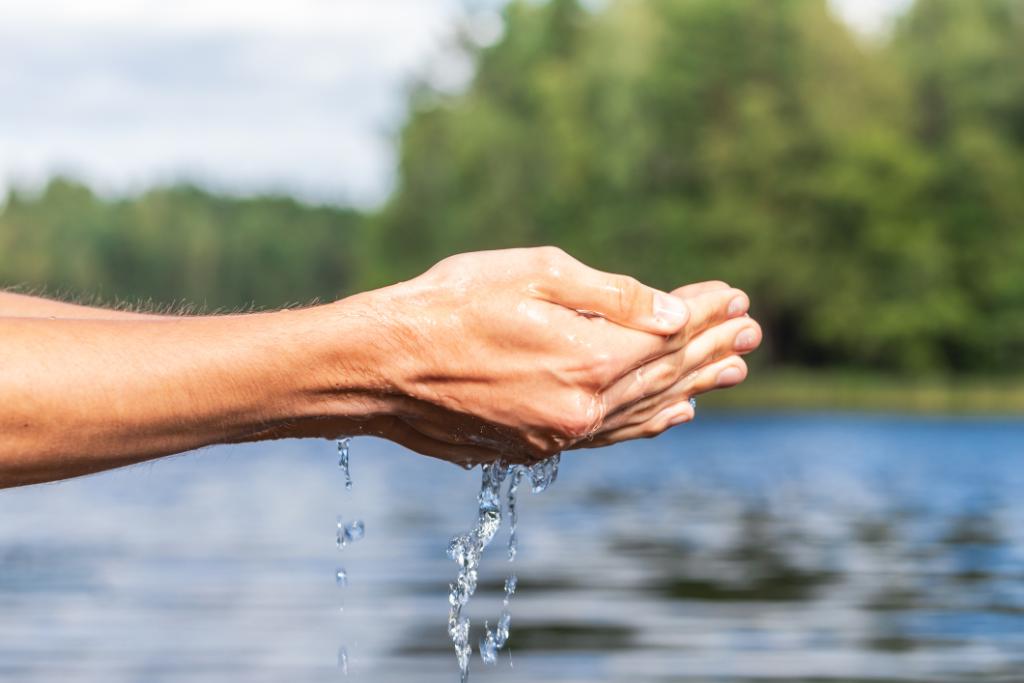 Jak oszczędzać wodę? Oto pięć wskazówek. (Fot. iStock)