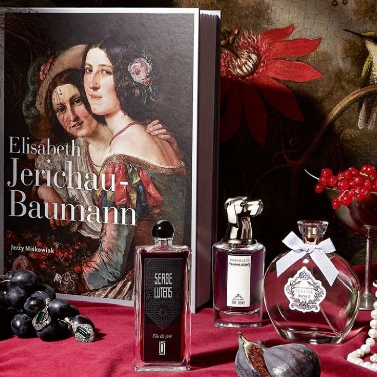 Historie perfum często przypominają fabuły literackie (Fot. Kuba Bereza Studio)