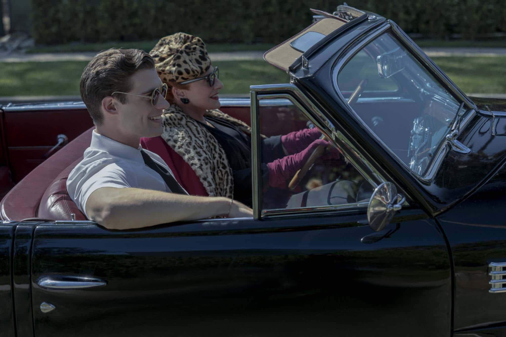  Patty LuPone jako Avis Amberg, szefowa wielkiego studia filmowego, i David Corensvet w roli Jacka Costello, żigolaka z zadatkami na gwiazdora Hollywoodu. (fot. materiały prasowe)