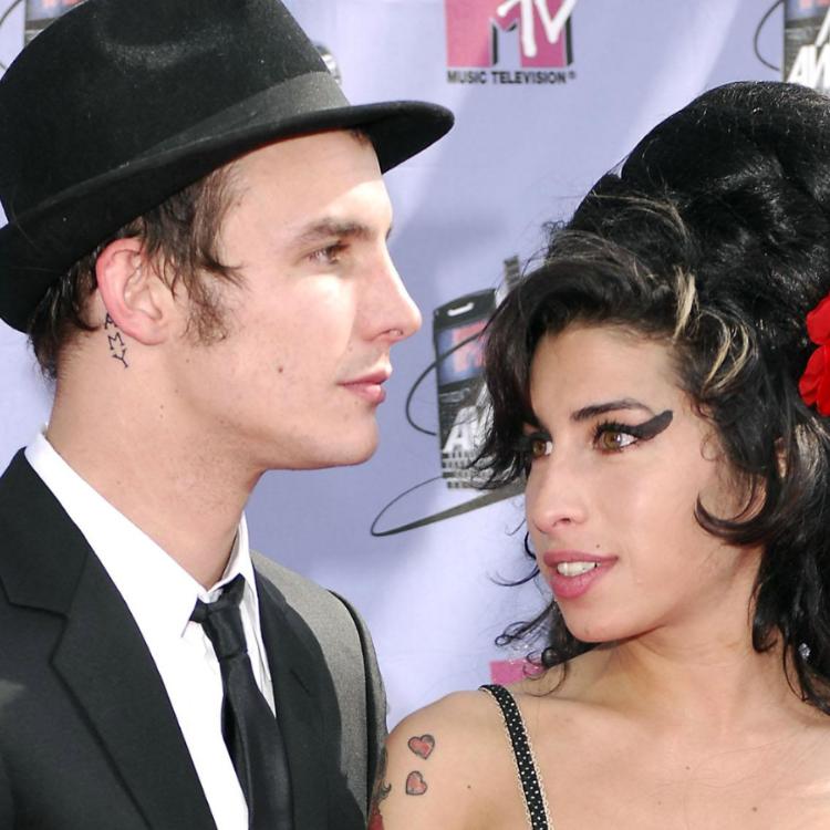 „Im gorzej mnie traktowała, tym bardziej ją kochałem. Nasz związek był bardzo intensywny, piękny i oparty na fizyczności” – mówił w jednym z wywiadów Blake Fielder-Civil, wieloletni partner i mąż Amy Winehouse. Na zdjęciu: rozdanie nagród MTV Movie Awards, czerwiec 2007 roku. (Fot. Michael Germana/BEW Photo)