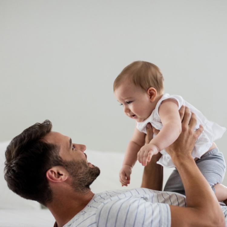 Jak sprawdzić czy twój partner będzie dobrym ojcem? Jest na to kilka sposobów. Przyjrzyj się np. jakie ma relacje ze swoimi rodzicami. (Fot. iStock)