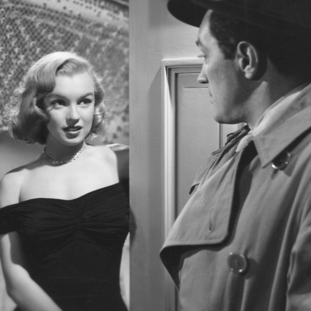 „Asfaltowa dżungla” w reżyserii Johna Hustona to jeden z najważniejszych filmów noir. W roli Angeli Phinlay wystąpiła znakomita Marilyn Monroe. (Fot. Image Capital Pictures/Film Stills/Forum)