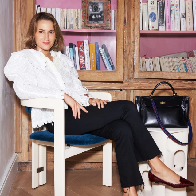Christine d’Ornano kocha modę, śledzi trendy i poczynania młodych projektantów. Jednak wśród jej ulubionych akcesoriów są też torebki vintage. (Fot. materiały prasowe Sisley)