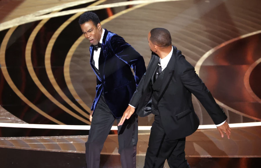 Will Smith policzkuje Chrisa Rocka, 2022 rok (Fot. Myung Chun/Los Angeles Times/Getty Images)