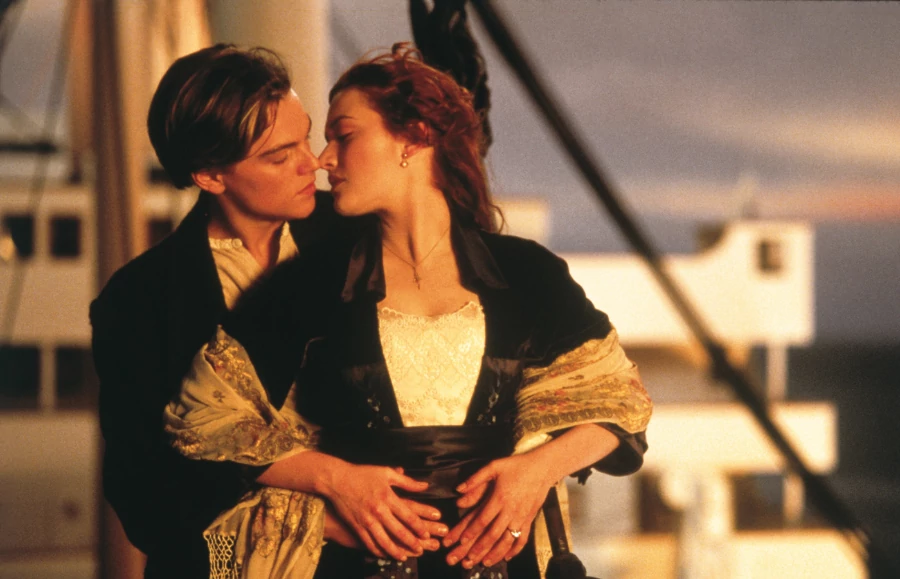 Kate Winslet i Leonardo DiCaprio w filmie „Titanic” z 1997 roku (Fot. Image Capital Pictures/Film Stills/Forum)