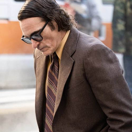 Joaquin Phoenix na planie filmu „Joker: Folie à deux”. Premiera widowiska zaplanowana jest na jesień 2024 roku. (Fot. Noam Galai/GC Images/Getty Images)