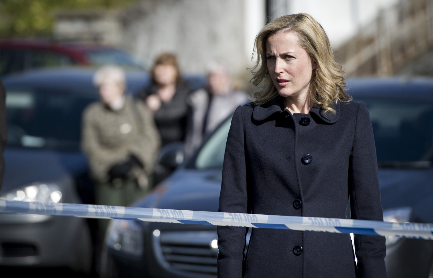 Serial opowiada historię ambitnej inspektor Stelli Gibson (Gillian Anderson), która przybywa do Belfastu, aby schwytać seryjnego mordercę kobiet Paula Spectora (Jamie Dornan). (Fot. BEW Photo)