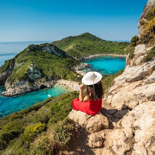 Korfu to jeden z ulubionych kierunków wakacyjnych. (Fot. iStock)