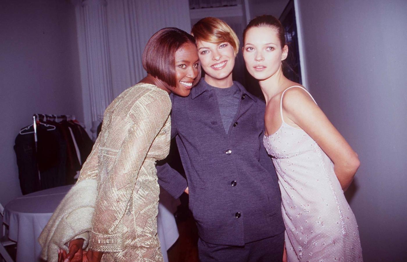 Naomi Campbell, Linda Evangelista i Kate Moss za kulisami pokazu Marca Jacobsa w 1996 roku (Fot. RTTalesnick/MediaPunch/imago sport/Forum)