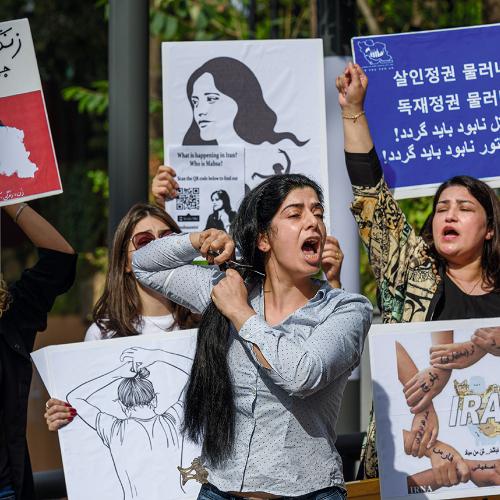 Iranki mają świadomość ruchów, które za granicą rosną w siłę. Słyszały o#MeToo, wiedzą, że kobiety coraz głośniej dopominają się o swoje prawa, co inspiruje je do działania. (Fot. Getty Images)