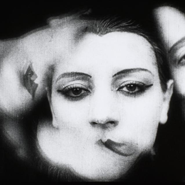 Kiki de Montparnasse była przyjaciółką i muzą artystów, gwiazdą kabaretów i malarką. (Fot. Léger, Fernand / Fine Art. Images / Forum)