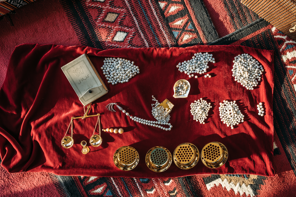 Na wartość biżuterii z pereł wpływa również dopasowanie do siebie poszczególnych kuleczek. (Fot. materiały prasowe Ras Al Khaimah)