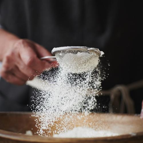 Czym zastąpić białą mąkę? (fot. iStock)