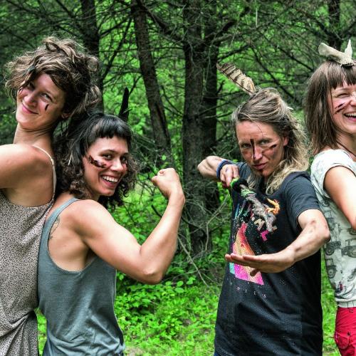 Założycielki kolektywu W(y)Puszczone organizują leśne obozy dla dziewczynek (Fot. Anna Maziuk)