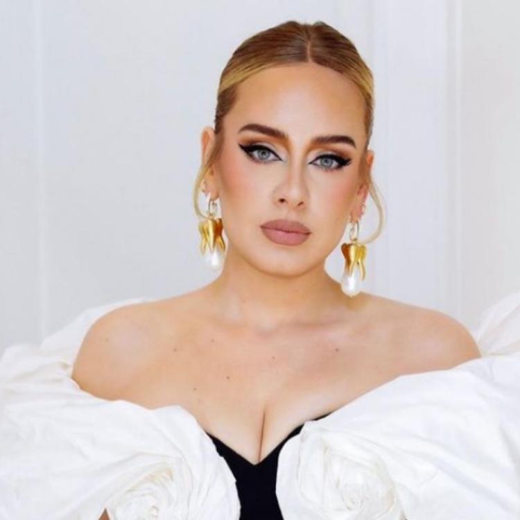 Adele powraca. Na łamach amerykańskiego i brytyjskiego „Vogue’a” artystka opowiada o rozstaniu z mężem, zmianie wizerunku i nowej płycie. (Fot. screen Instagram @adele)