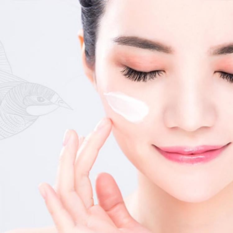 Dzięki popularyzacji koreańskich, japońskich, a teraz również chińskich trendów kosmetycznych i my, Polki, mamy dostęp do wypróbowania niezwykłych składników kosmetycznych. (Fot. materiały prasowe)