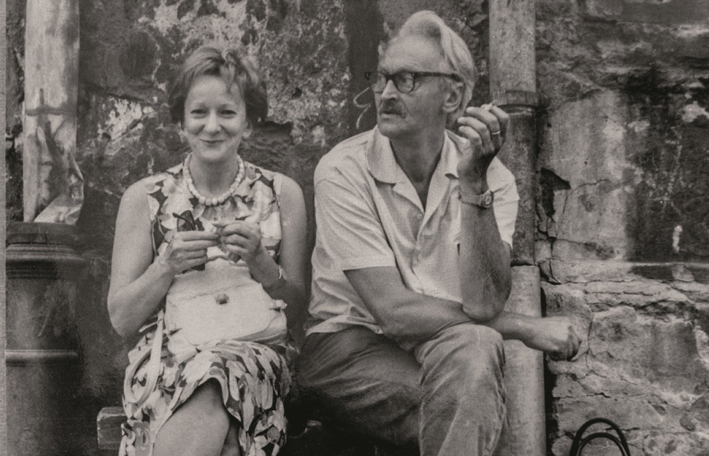 Poetka i poeta – Wisława Szymborska i Kornel Filipowicz, Kraków, lata 80. (Fot. Ewa Lipska/Fundacja im. Wisławy Szymborskiej)