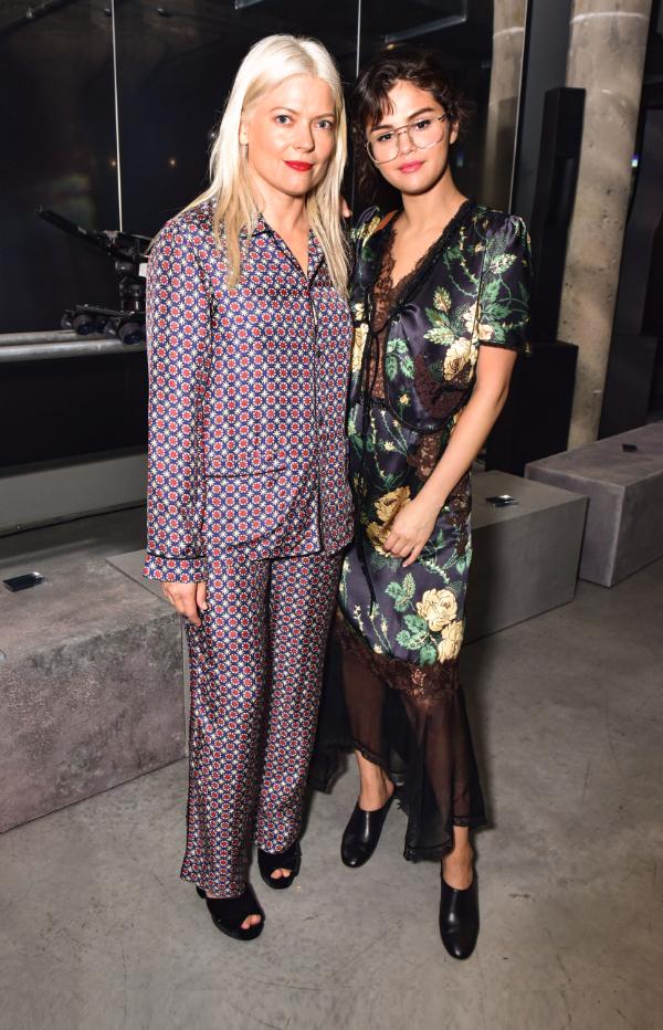 Kate Young i Selena Gomez na pokazie Prada Resort 2019 (Fot. Getty Images/Gallo Images)