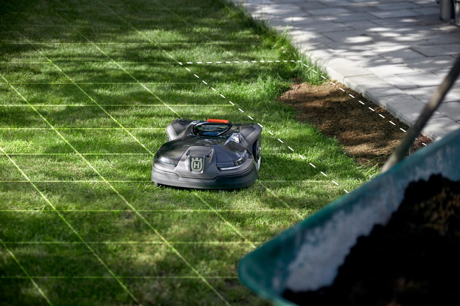 Robot koszący trawnik poprawia jakość trawy. (Fot. baza własna Husqvarna)