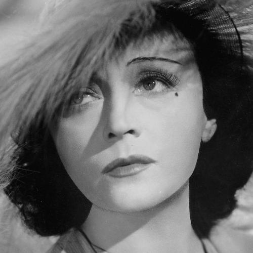 Pola Negri jako Tessa Brückmann w filmie „Decydująca noc” w reżyserii Nunzio Malasomma, 1938 rok (Fot. Scherl/SZ-Photo/Forum)