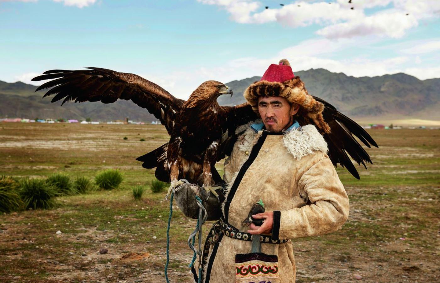  W Mongolii spotkałyśmy ludzi, którzy polują z orłami. (Fot. Karolina Jonderko)