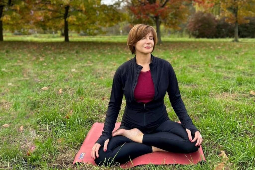 Inga Izabela Dańkowska, nauczycielka jogi: „Wierzę, że to holistyczne podejście do człowieka, jakim jest joga, wesprze kobiety w akceptacji zmian, przez które przechodzą w okresie menopauzy”. (Fot. archiwum prywatne)