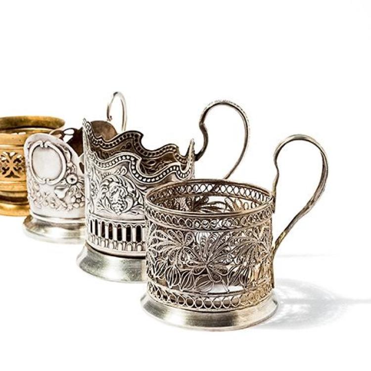 Olga Tokarczuk kolekcjonuje koszyczki na szklanki do herbaty (Fot. Łukasz Gawroński)