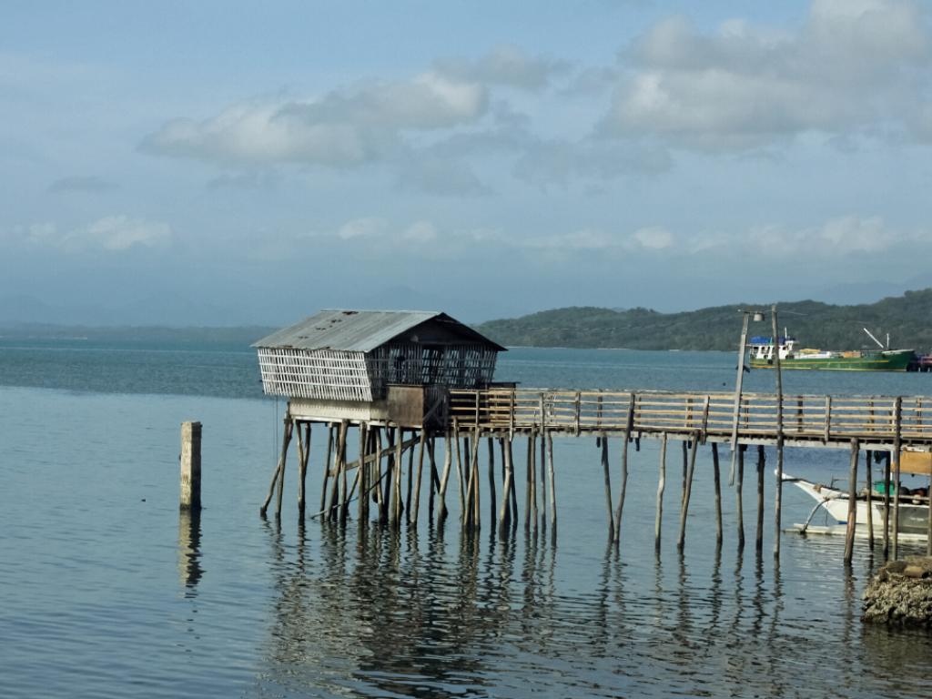  Jeszcze nie wszyscy rybacy przekwalifikowali się na turystycznych przewodników – łowienie ryb to wciąż jedno z głównych źródeł dochodu mieszkańców Palawanu. (Fot. Anna Janowska)