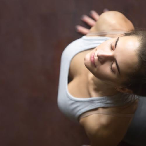 Pięć prostych ćwiczeń usprawni przepływ energii w twoim ciele (fot. iStock)