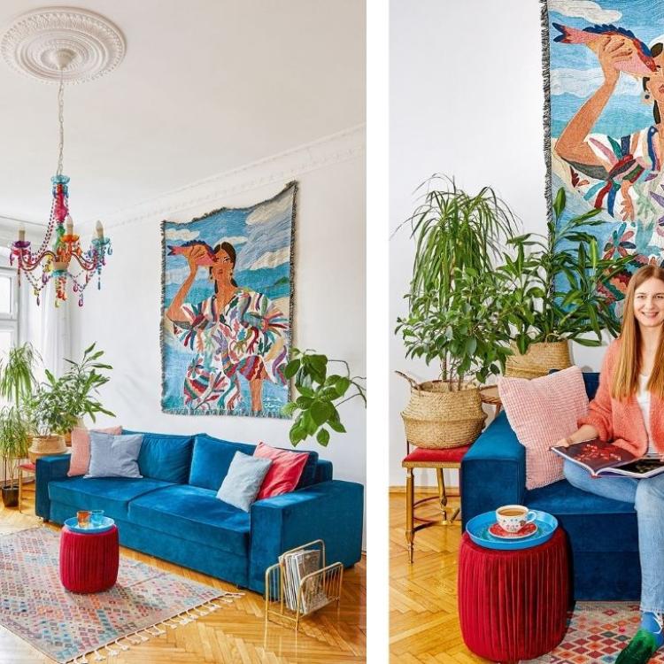 Salon ma wszystko to, co lubi Ola: przestrzeń, wysokie okna i kolory. Nad kanapą – kilim, powieszony całkiem niedawno. Stworzyła go Ana Clerici, argentyńska artystka. (Fot. Celestyna Król)