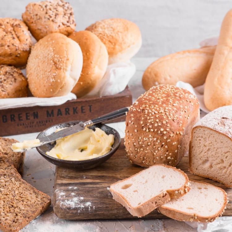 Piekarnia Cukiernia Putka oferuje szeroki asortyment certyfikowanych wypieków bezglutenowych, w tym różnego rodzaju chleby i bułki, przekąski i drożdżówki oraz ciasta.