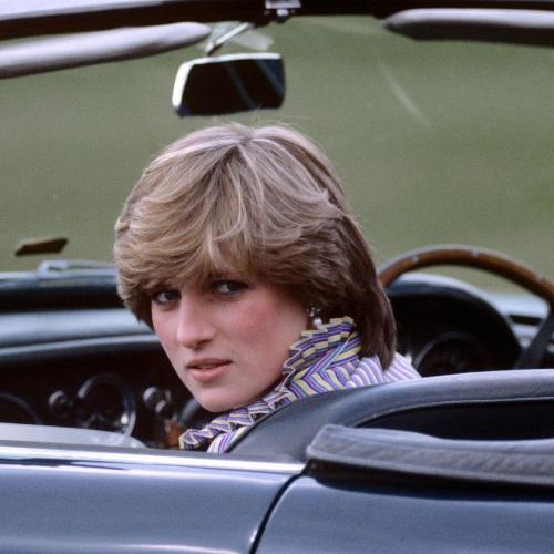 „Diana. Jej historia” to przełomowa biografia nazwana „najdłuższym pozwem rozwodowym w historii”, która została napisana we współpracy z samą księżną i przy wsparciu jej przyjaciół. (Fot. RexShutterstock/East News/materiały prasowe)