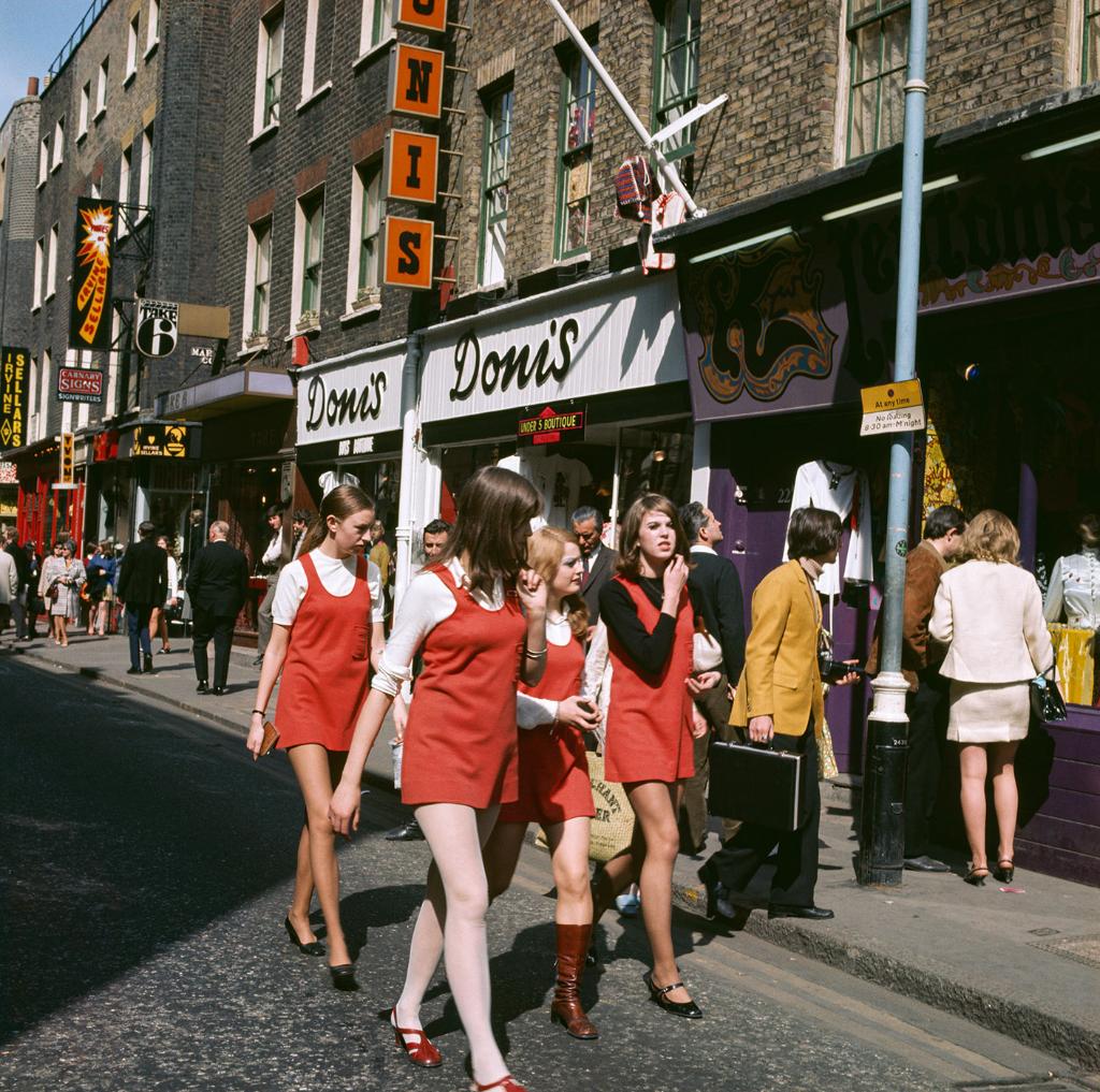 Londyn i słynna Carnaby Street w 1968 roku (Fot. Getty Images/Gallo Images)