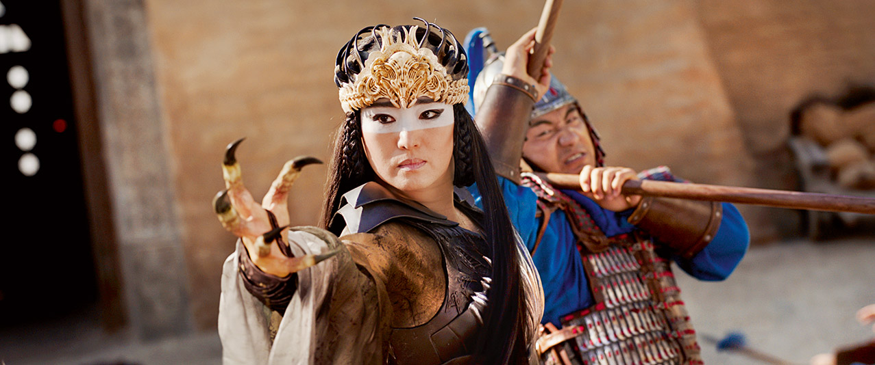  Gong Li jako obdarzona nadprzyrodzonymi mocami czarownica Xian Lang (Fot. Disney)