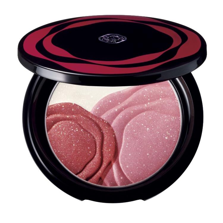 </a> fot. materiały prasowe Shiseido Camellia Compact
