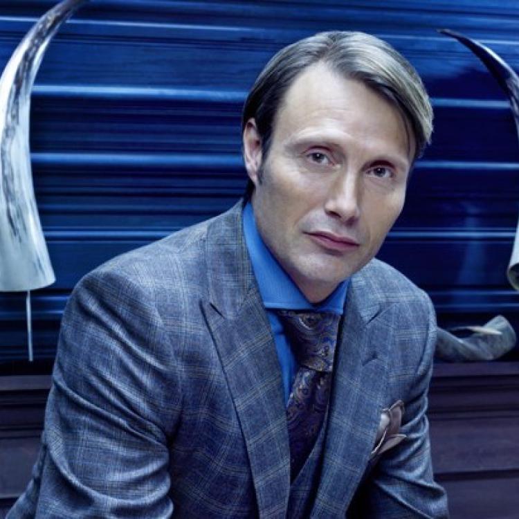 Hannibal (US TV Series) (2013) | Pers: Mads Mikkelsen | Ref: TVH231AA | Photo Credit: [ Dino De Laurentiis Company/Doheny Productions/Gaumont International TV / The Kobal Collection ] | Editorial use only related to cinema, television and personalities. Not for cover use, advertising or fictional works without specific prior agreement