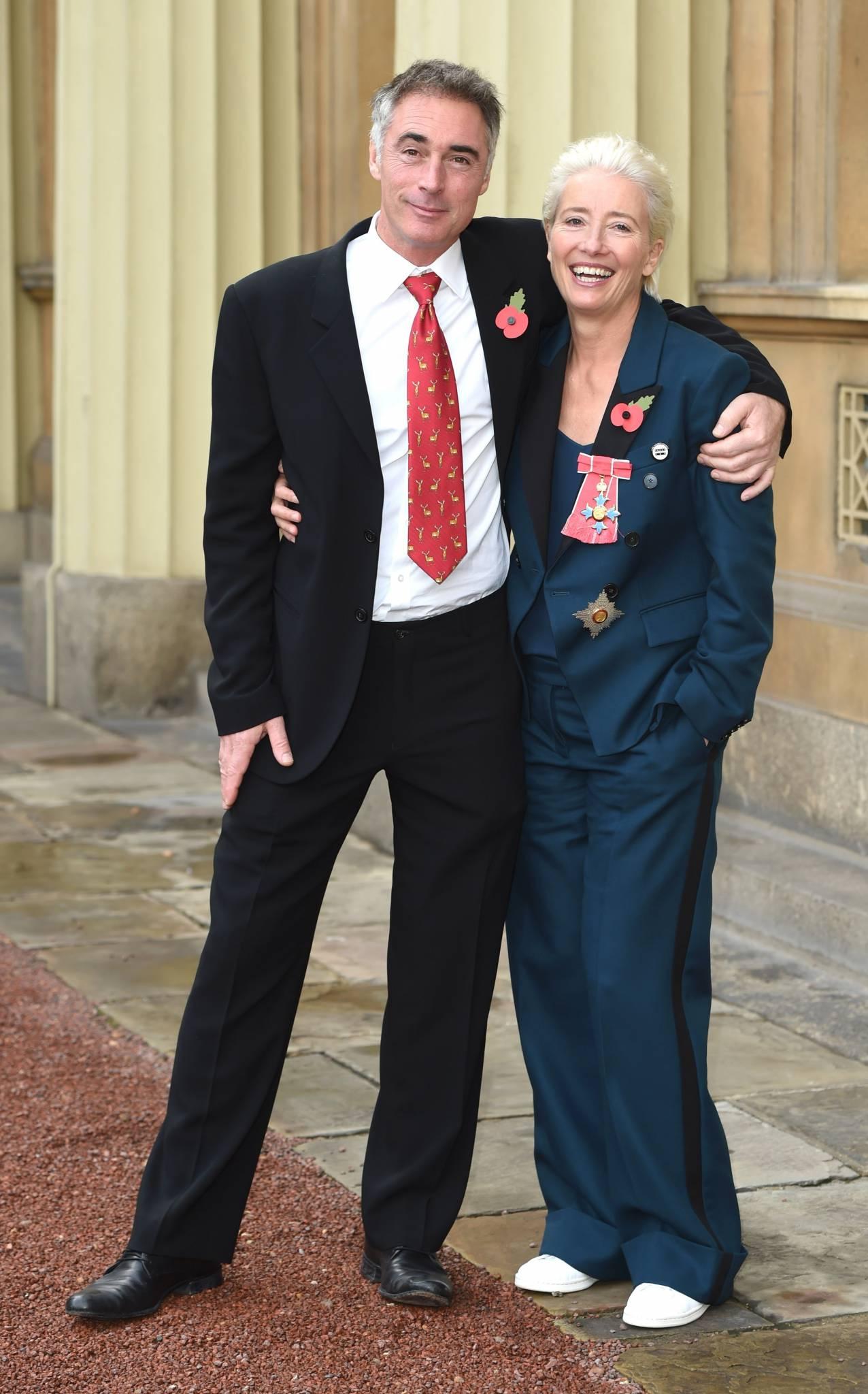 Emma Thompson z drugim mężem i… Orderem Imperium Brytyjskiego za działalność artystyczną (2018 rok) (Fot. East News)