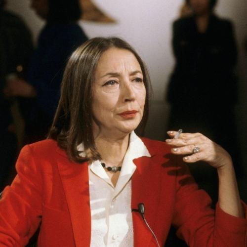 Oriana Fallaci w programie telewizyjnym „Apostrophes” w 1977 roku (Fot. Louis Monier/Rue des Archives/Forum)