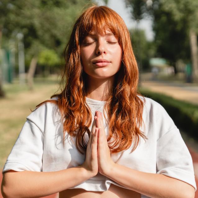 Czy wiesz, dlaczego powinnaś spróbować mindfulness oraz jakie konkretnie przyniesie ci korzyści? (Fot. iStock)