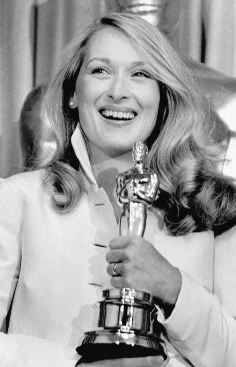Meryl Streep z Oscarem dla najlepszej aktorki drugoplanowej za rolę w filmie „Sprawa Kramerów”, 1980 rok (Fot. Brettmann/Getty Images)